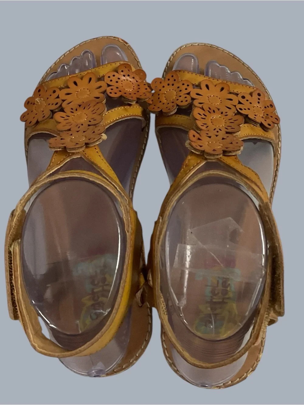 Rachel Shoes Big Girls Tan Floral T-Strap Leather Sandals Size 4